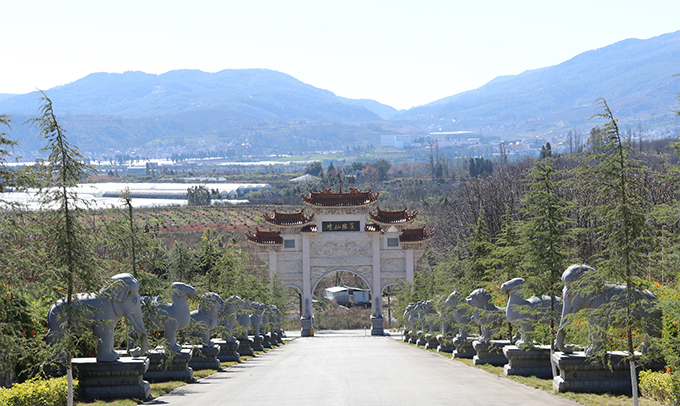 昆明青龙艺术陵园图片9