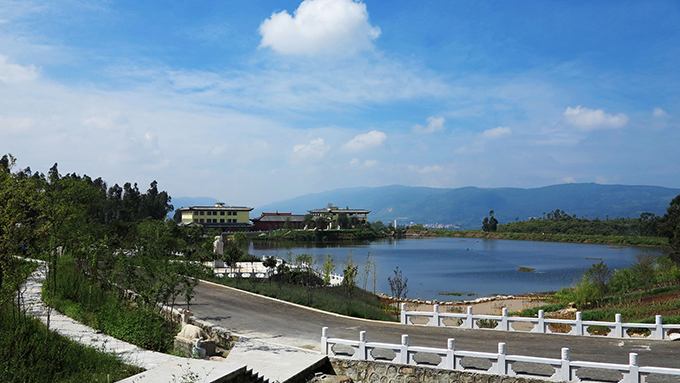 昆明青龙艺术陵园图片1